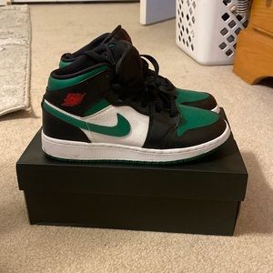 Air Jordan 1 Mid (GS)